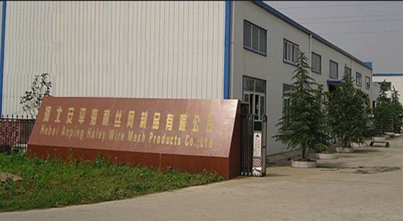 在浏览金属丝网产品的过程中,你是否也曾想过这些看似简单的网格背后隐藏着怎样的奥秘?今天就让我们通过几个经典案例来一探究竟吧!
